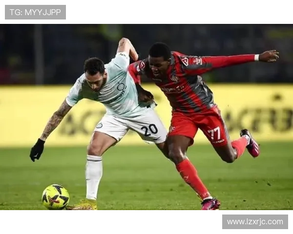 乌迪内斯逼抢体系