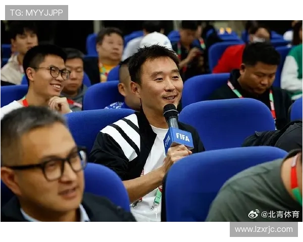 杨昊又换豪车了，这偶像派球星活成富二代模样了？